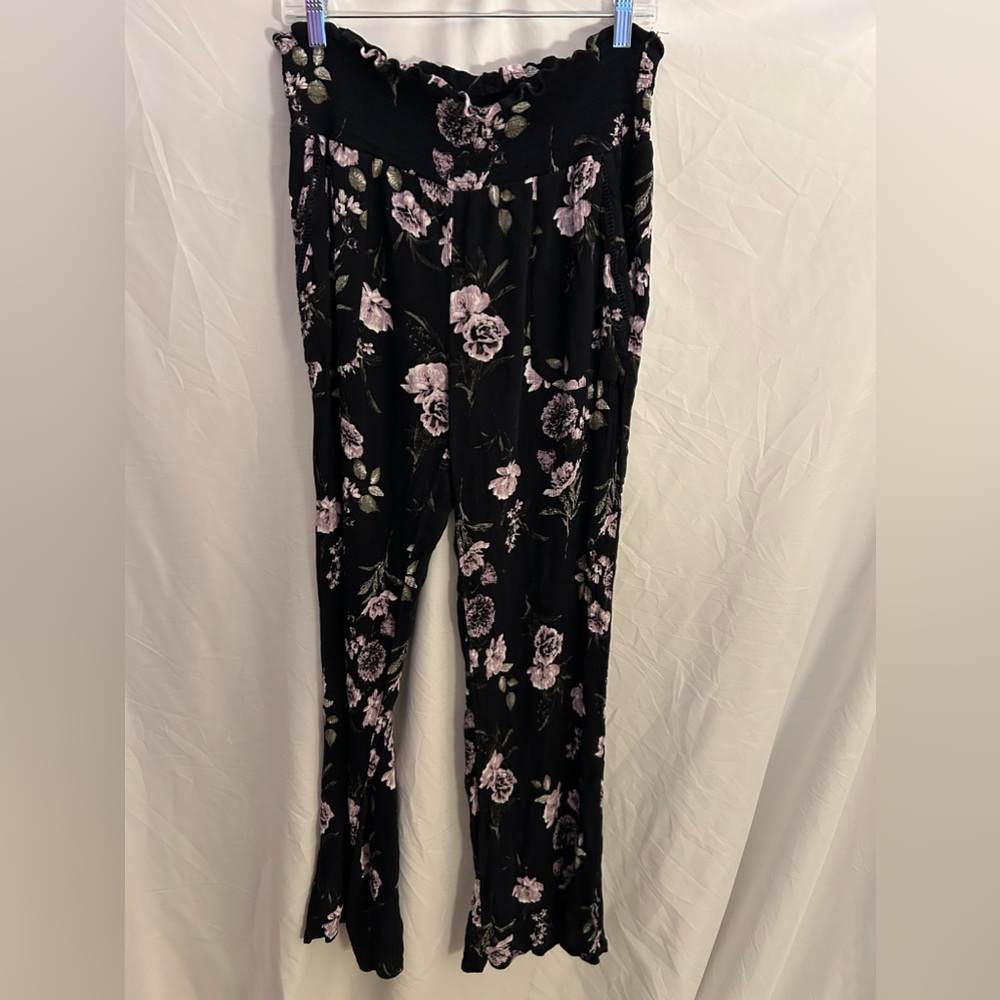 Black floral pants - Picture 3 of 3